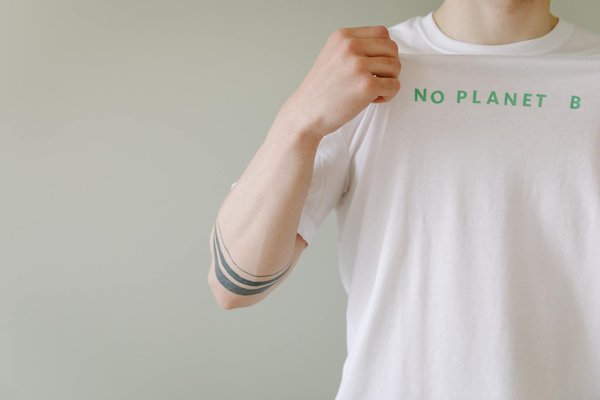 Maillot de corps anti-transpirant : confort et style pour toutes !